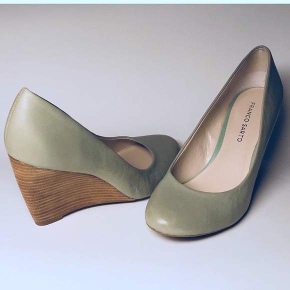 franco sarto helio wedge pump